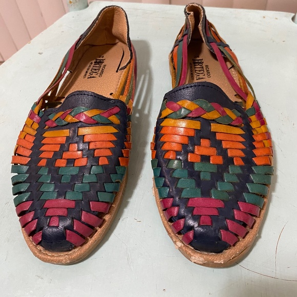 ****SOLD****Ricardo Hortega Huarache Size 8 Women’s Multi Colored Sandals - Picture 1 of 9